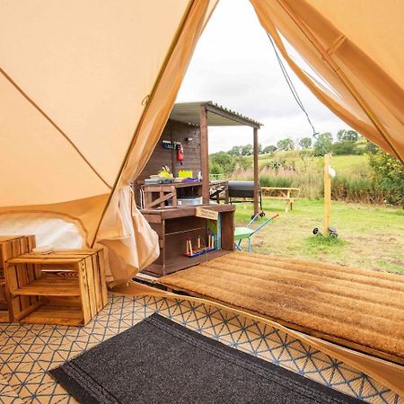 Roaches Retreat Family Glampsite, Rocky Reach Bell Tent With Outdoor Adventures And Campfire Nights Upper Hulme Exterior photo