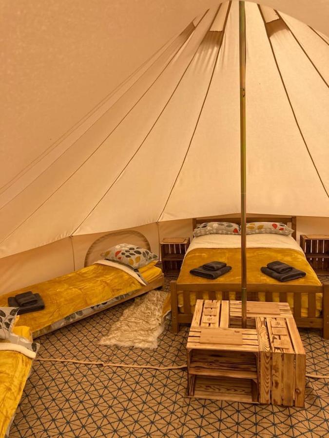 Roaches Retreat Family Glampsite, Rocky Reach Bell Tent With Outdoor Adventures And Campfire Nights Upper Hulme Exterior photo