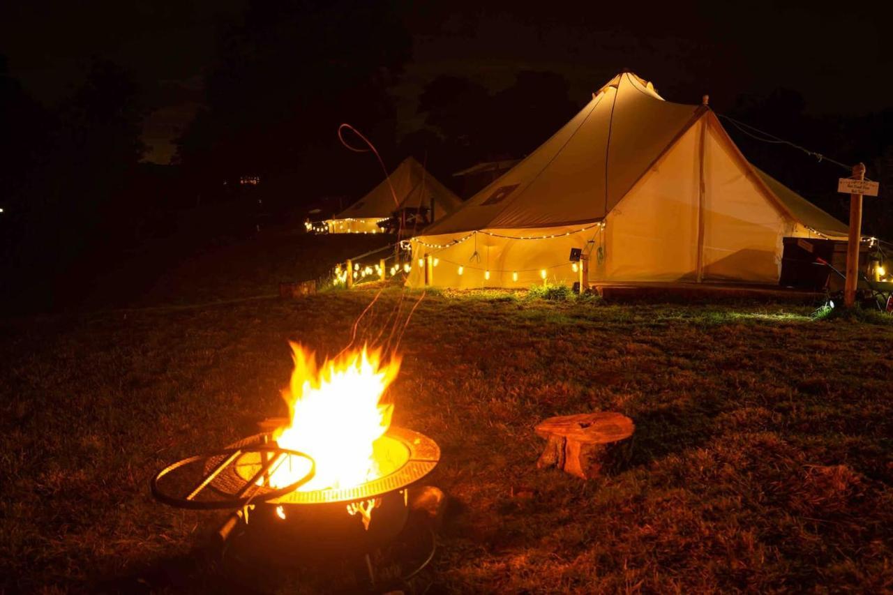 Roaches Retreat Family Glampsite, Rocky Reach Bell Tent With Outdoor Adventures And Campfire Nights Upper Hulme Exterior photo