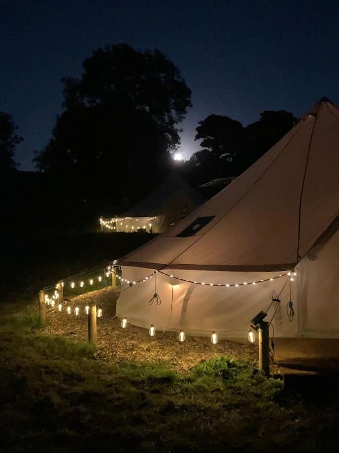 Roaches Retreat Family Glampsite, Rocky Reach Bell Tent With Outdoor Adventures And Campfire Nights Upper Hulme Exterior photo